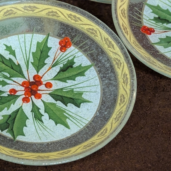 Vintage NEW Gorham Festive Holly Dessert Tidbit Plates Set Glass Salad Appetizer - Picture 2 of 5
